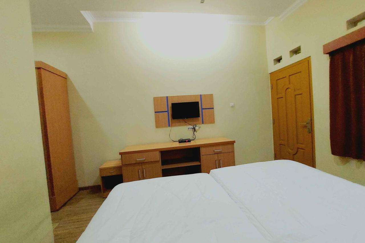 Homestay Fifa Syariah Pati Near Rsud Raa Soewondo Exterior photo