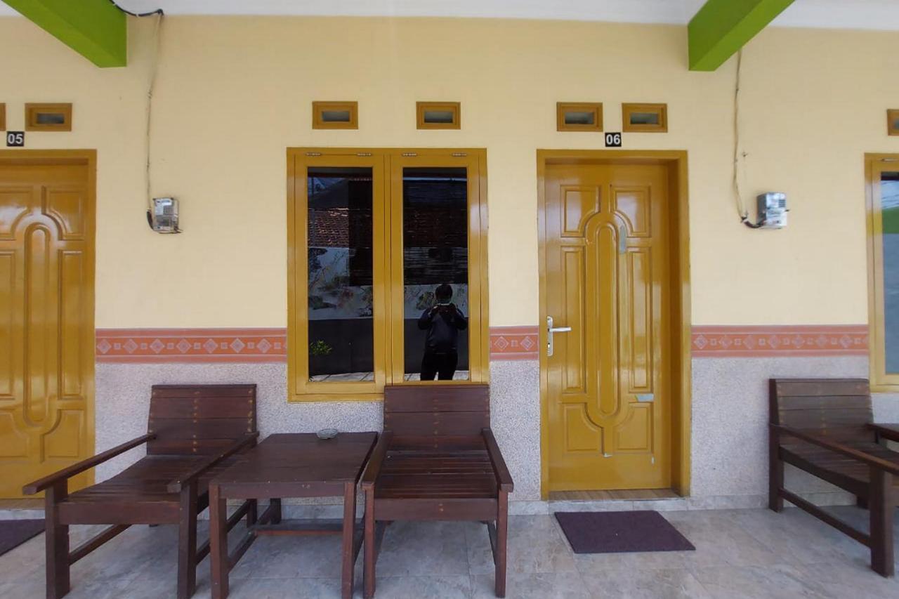 Homestay Fifa Syariah Pati Near Rsud Raa Soewondo Exterior photo